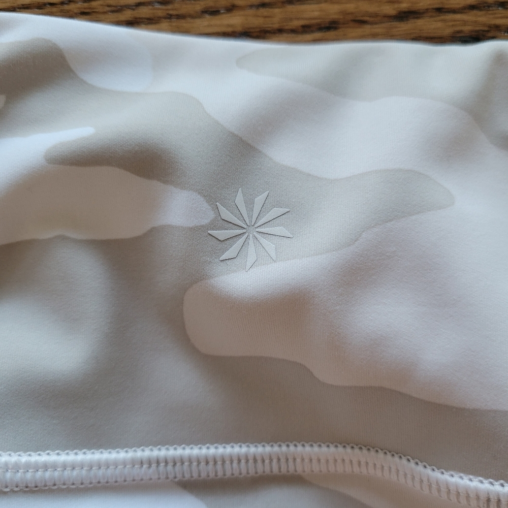 Athleta Camo 7/8 Tight Leggings Small - Picture 8 of 9